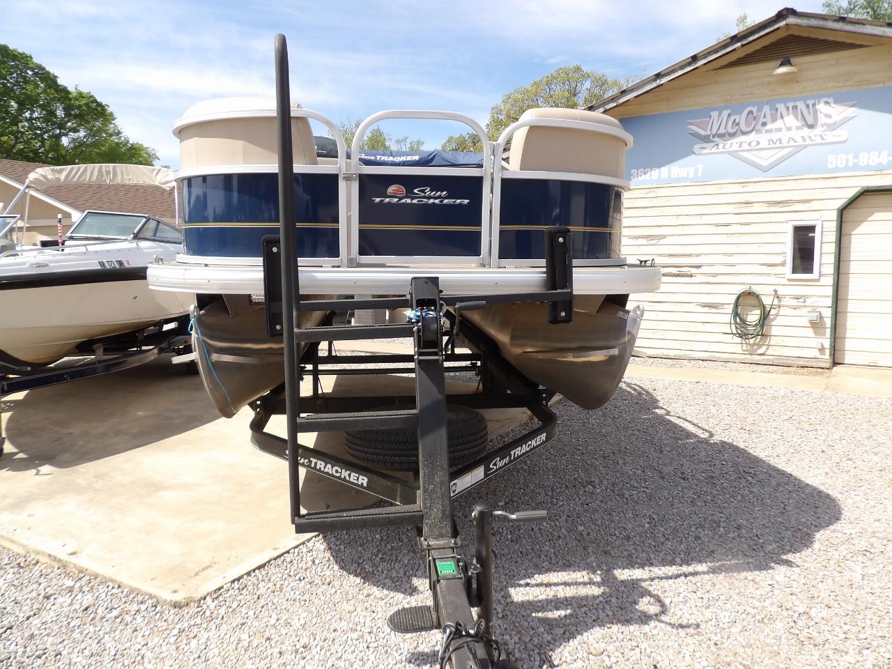 Sun Tracker Bass Buggy 18DLX  2020