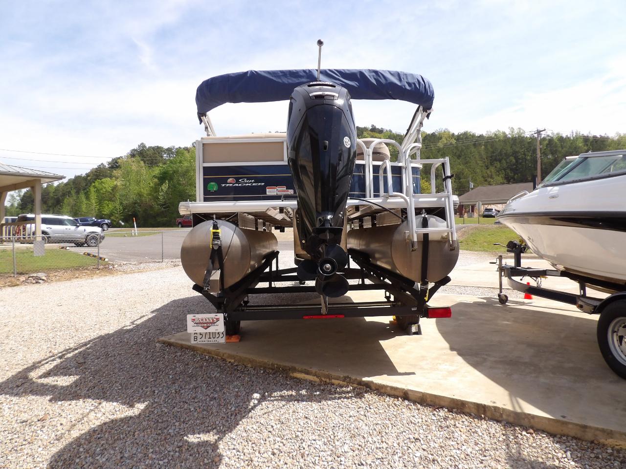 Sun Tracker Bass Buggy 18DLX  2020