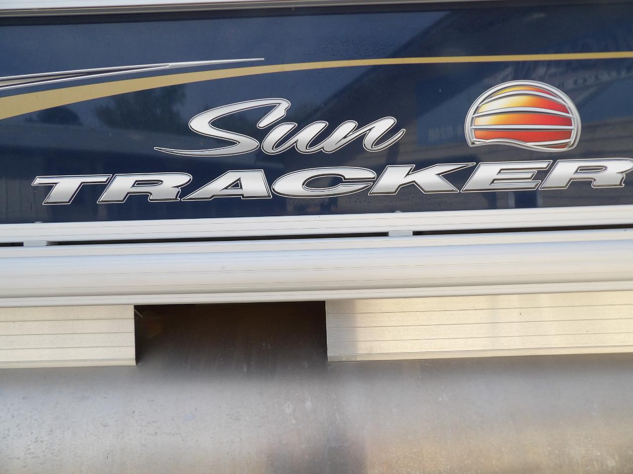 Sun Tracker Bass Buggy 18DLX  2020