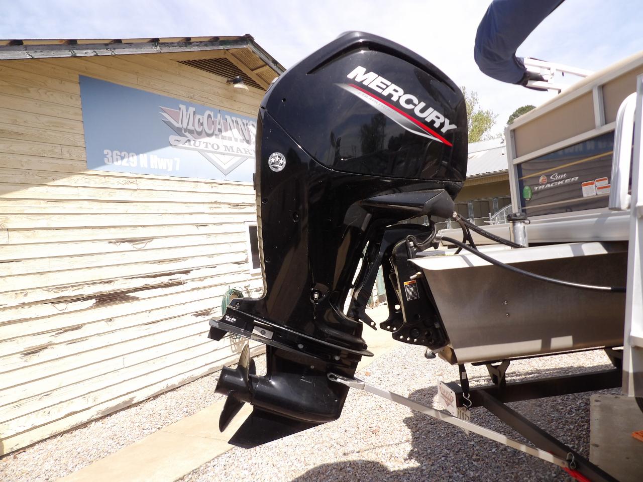 Sun Tracker Bass Buggy 18DLX  2020