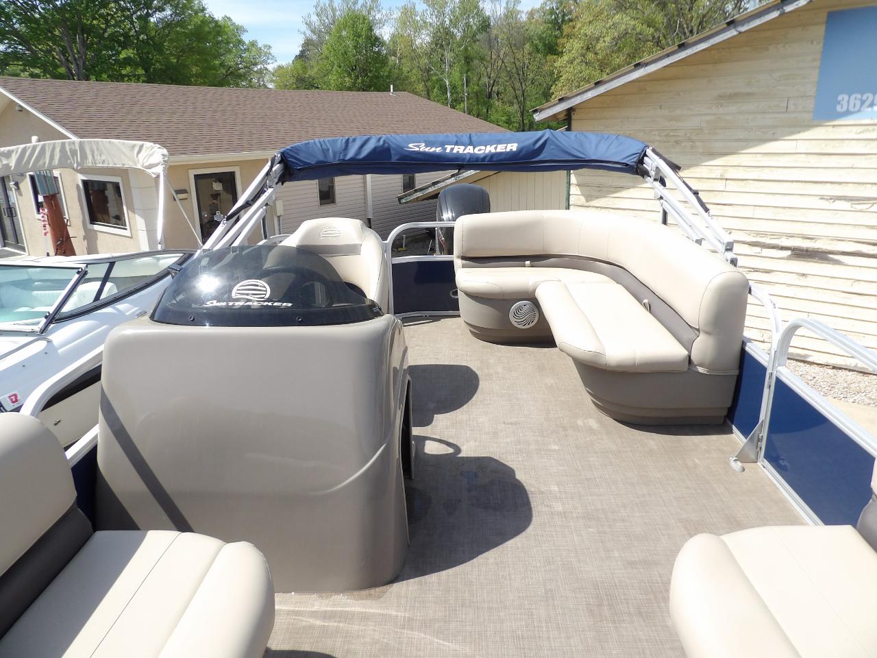 Sun Tracker Bass Buggy 18DLX  2020