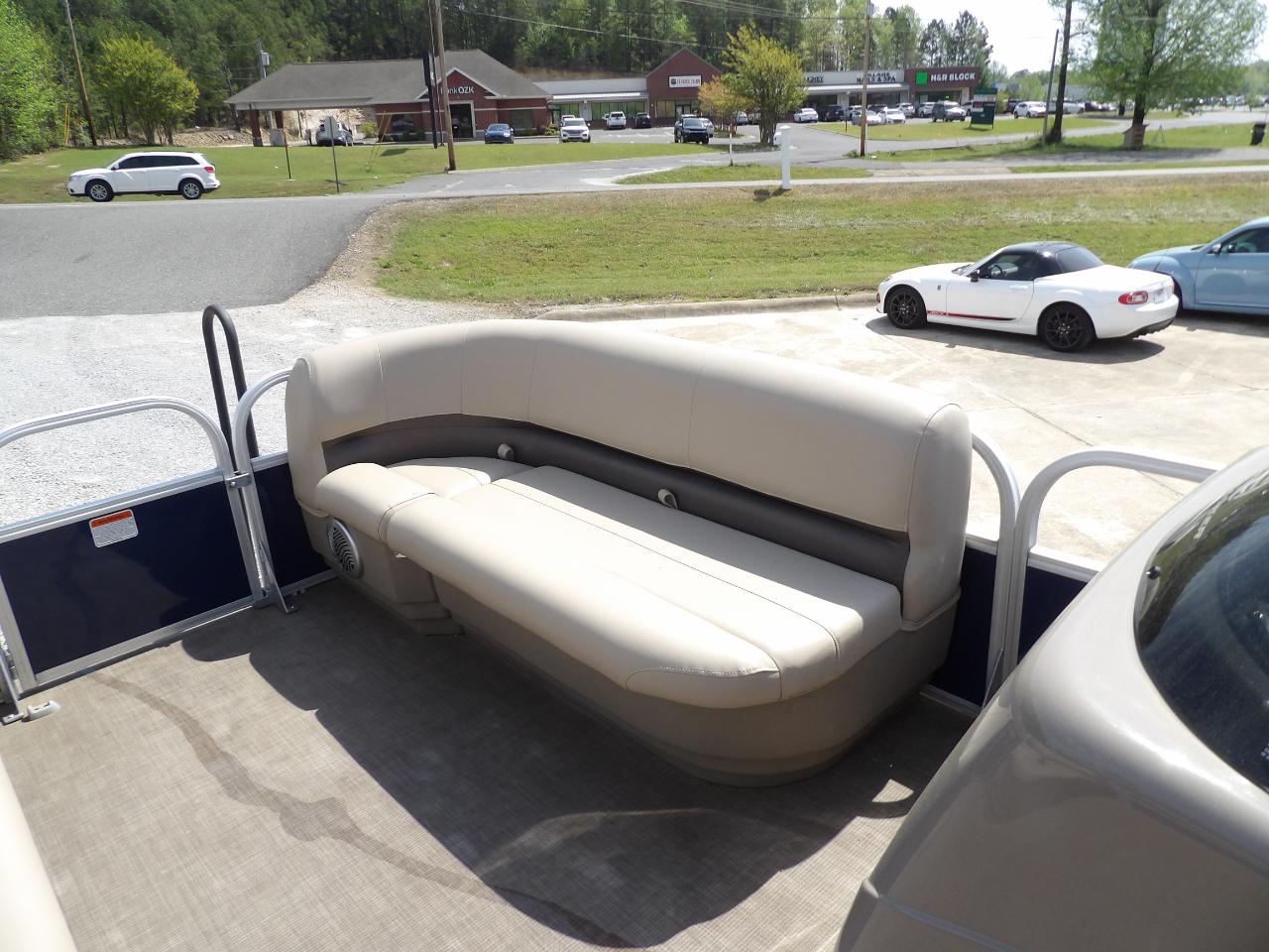 Sun Tracker Bass Buggy 18DLX  2020