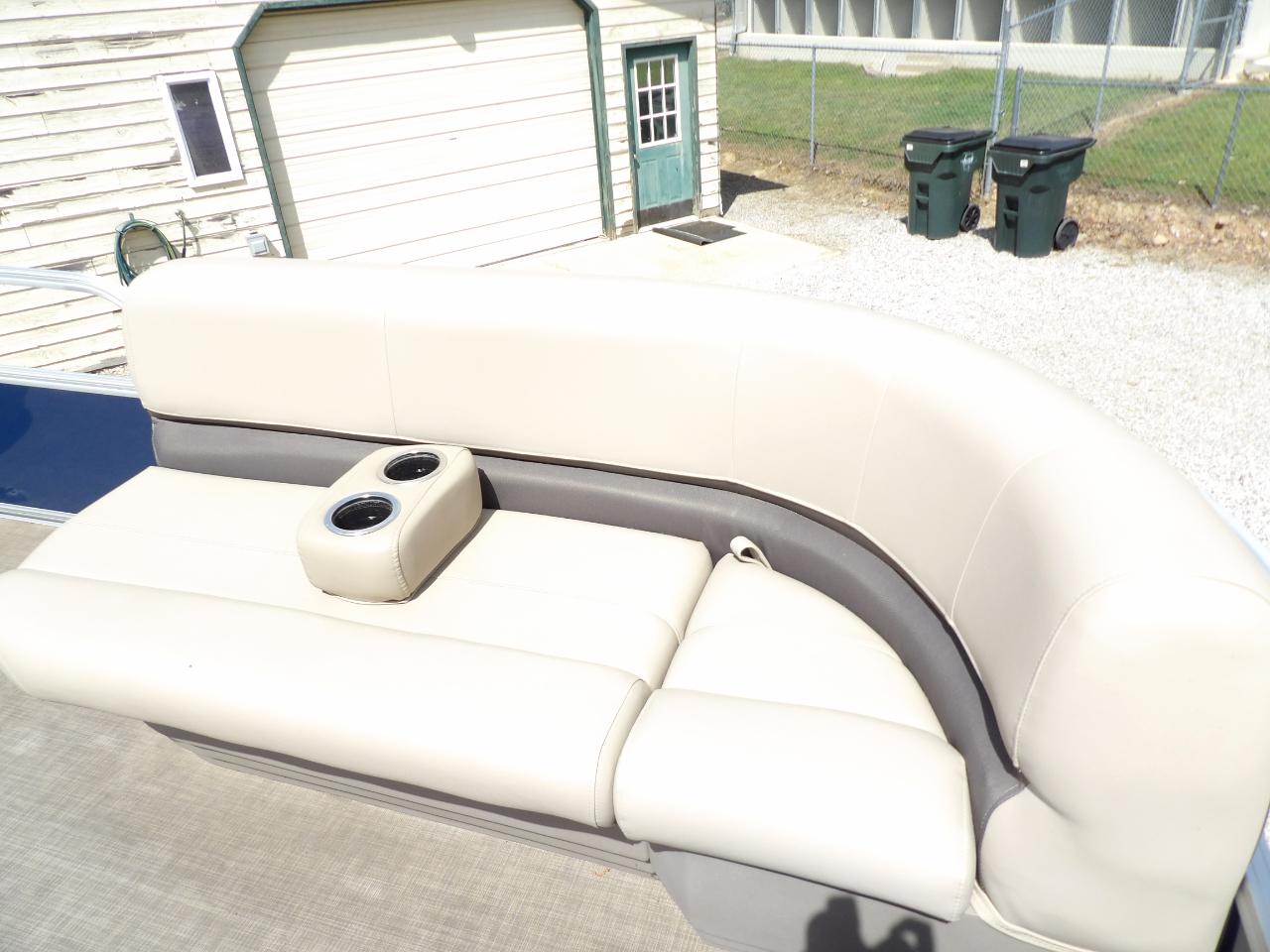 Sun Tracker Bass Buggy 18DLX  2020