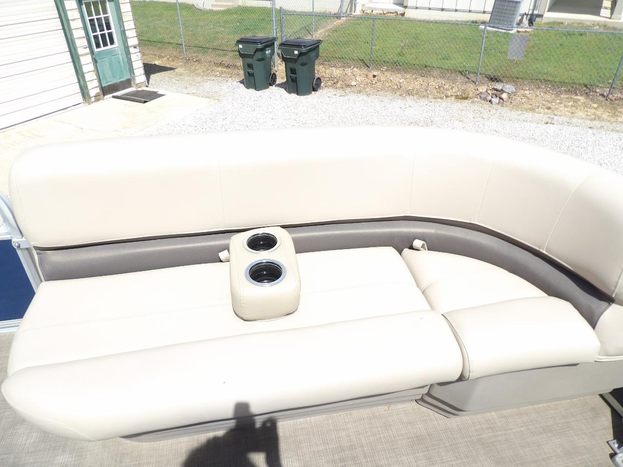 Sun Tracker Bass Buggy 18DLX  2020