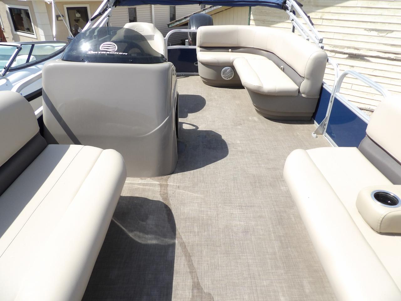 Sun Tracker Bass Buggy 18DLX  2020