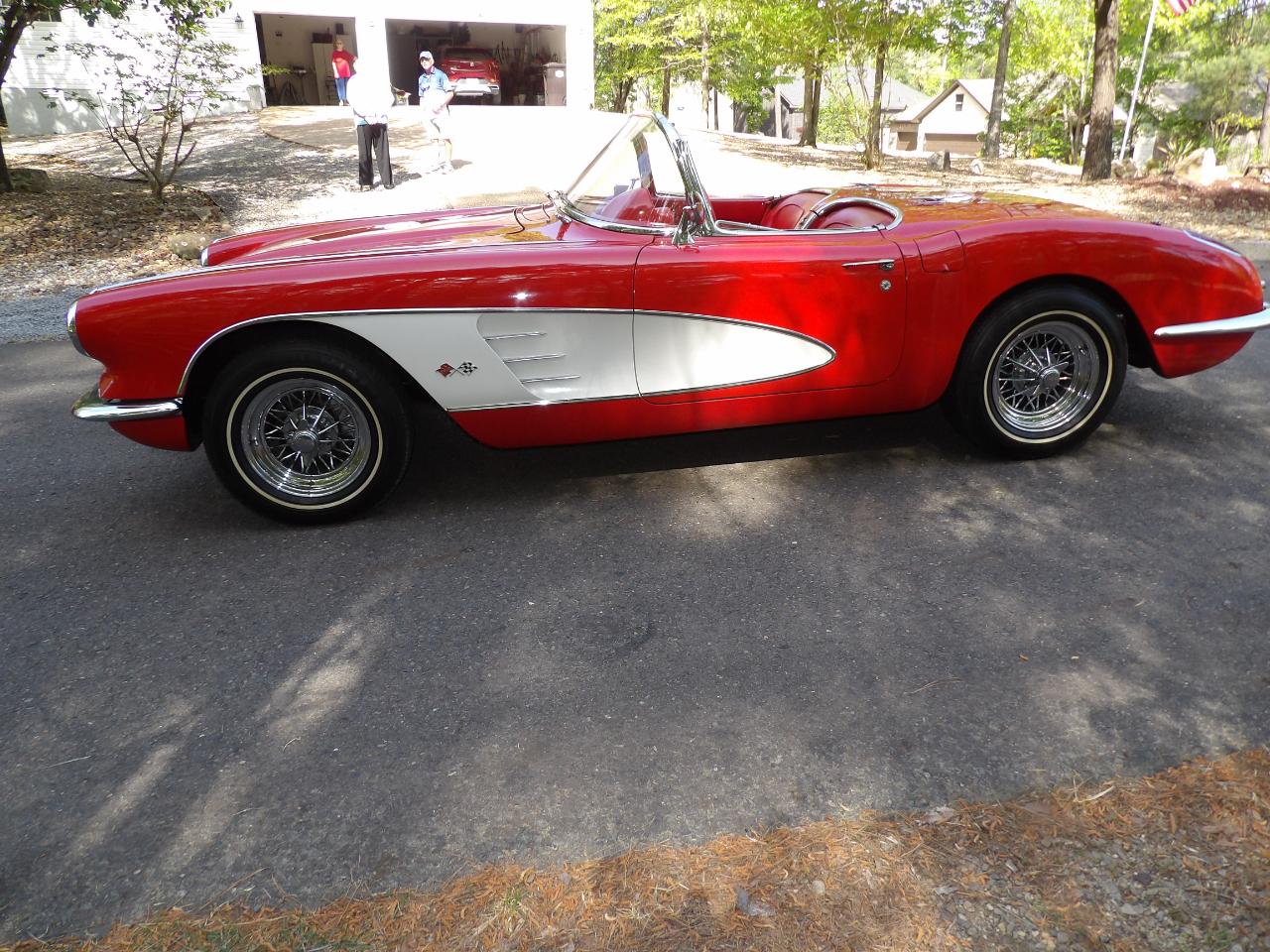 Chevrolet Corvette 2D Convertible 1960