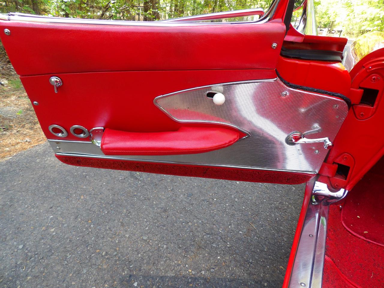 Chevrolet Corvette 2D Convertible 1960