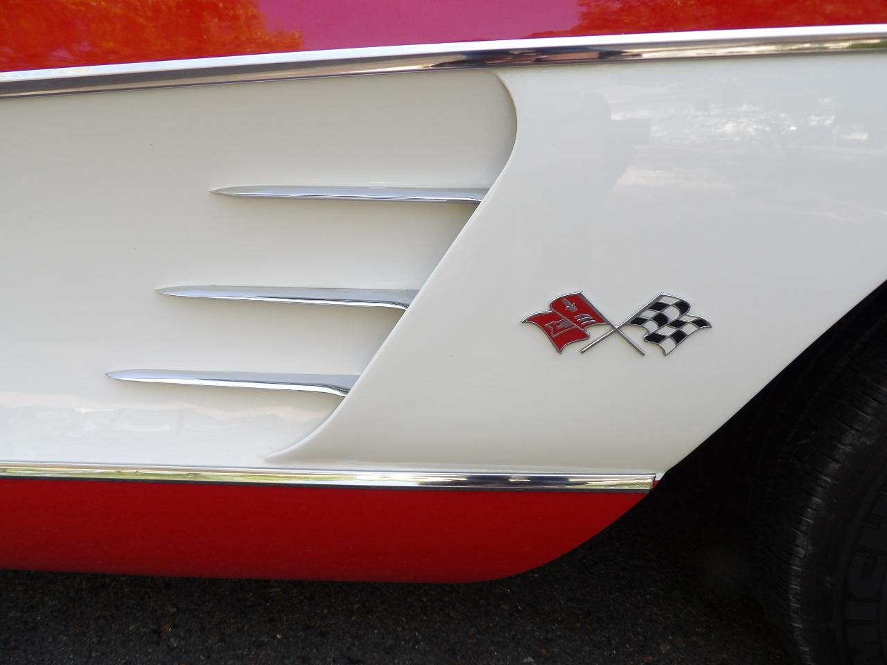 Chevrolet Corvette 2D Convertible 1960