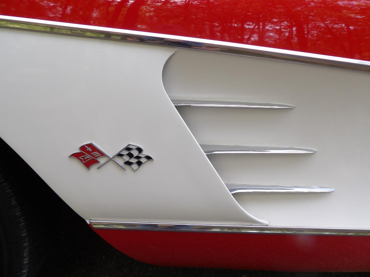 Chevrolet Corvette 2D Convertible 1960