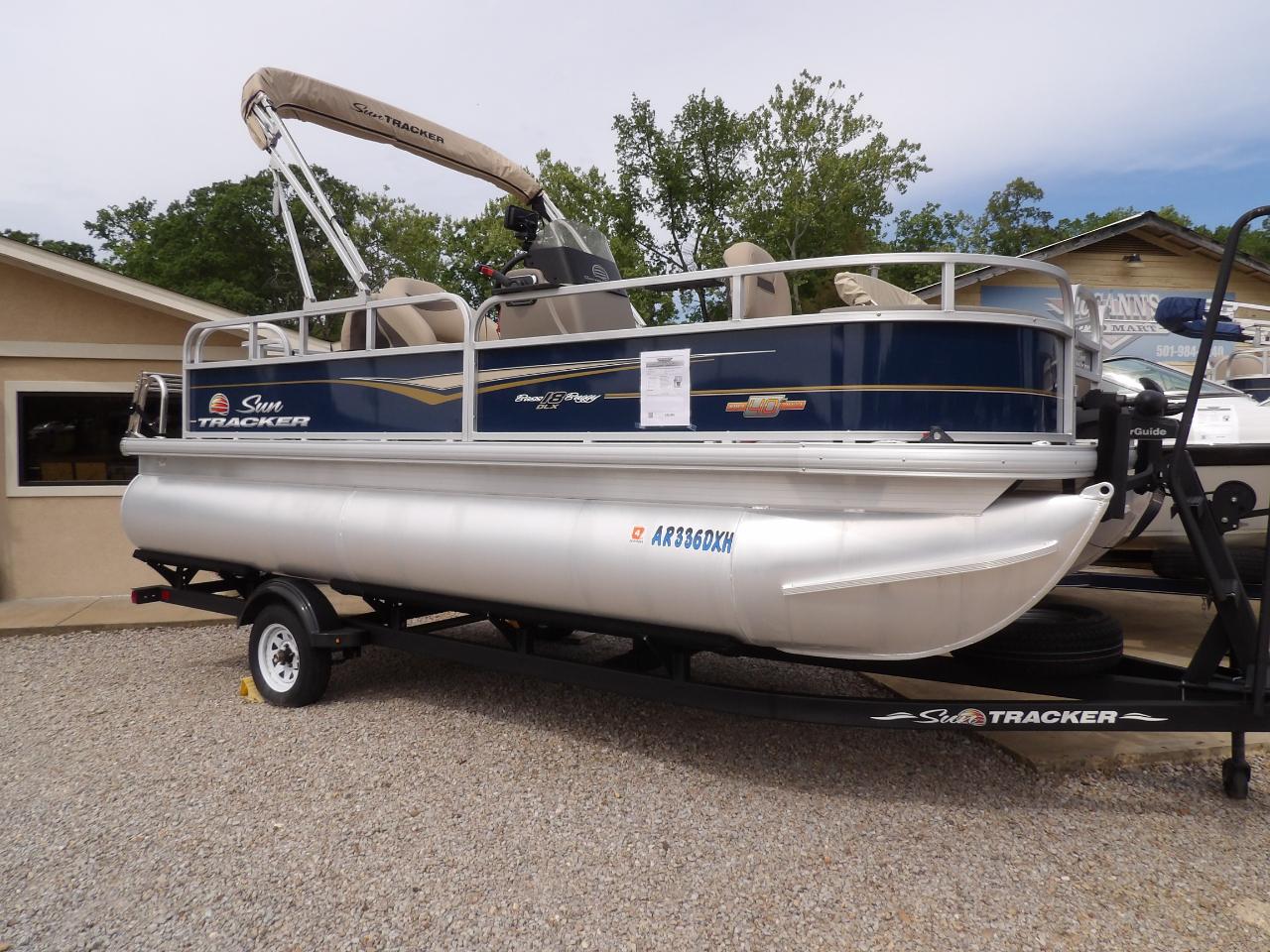 2023 Sun Tracker Party Barge 18 DLX w/60 hp Mercury and Trailer