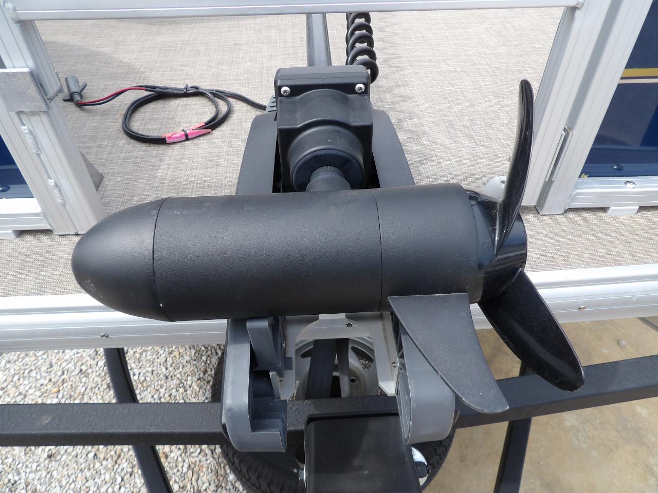 Sun Tracker Party Barge 18 DLX  2023