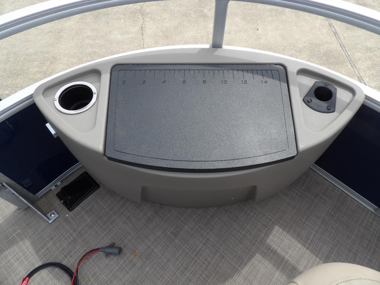 Sun Tracker Party Barge 18 DLX  2023