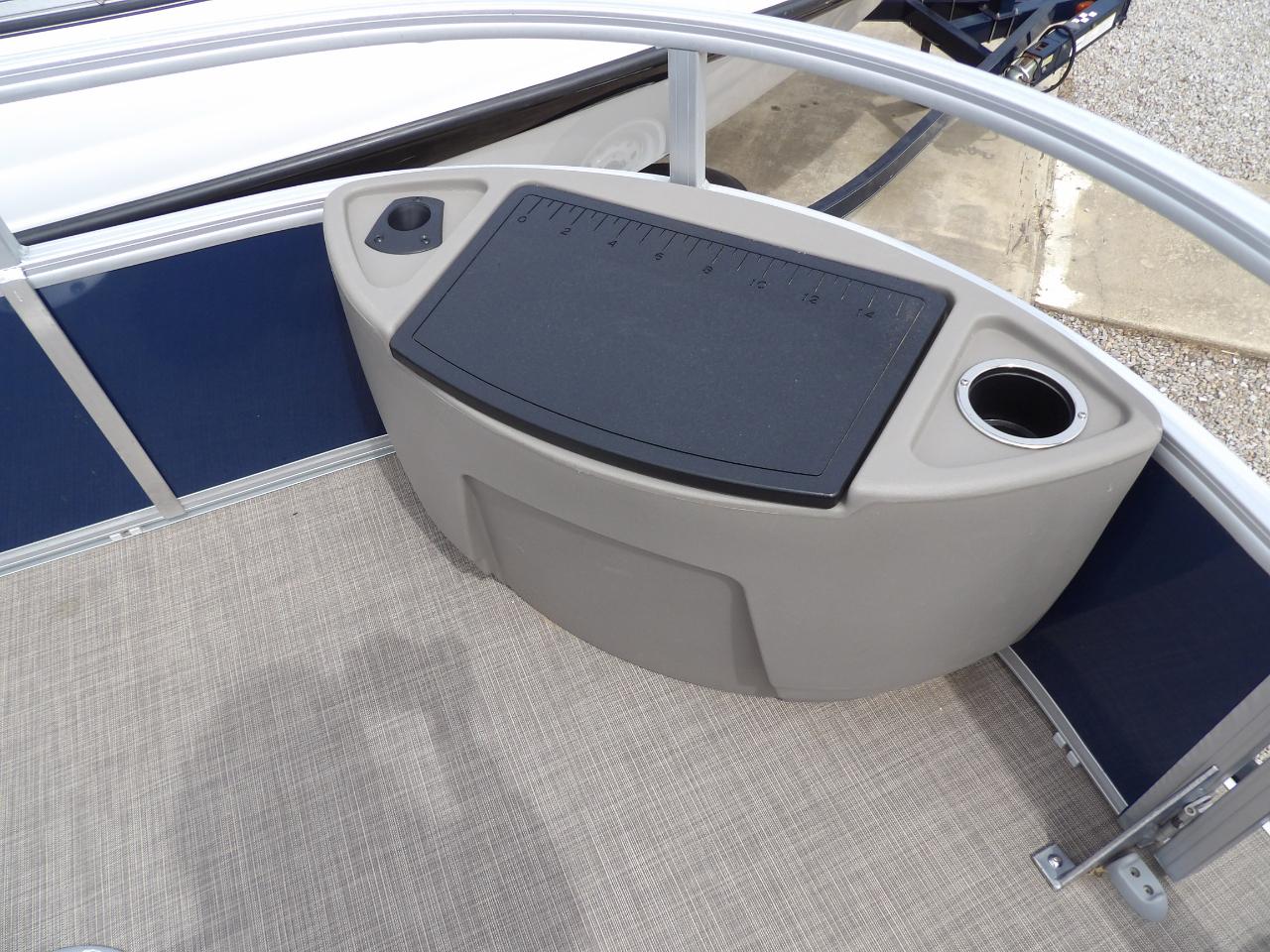 Sun Tracker Party Barge 18 DLX  2023