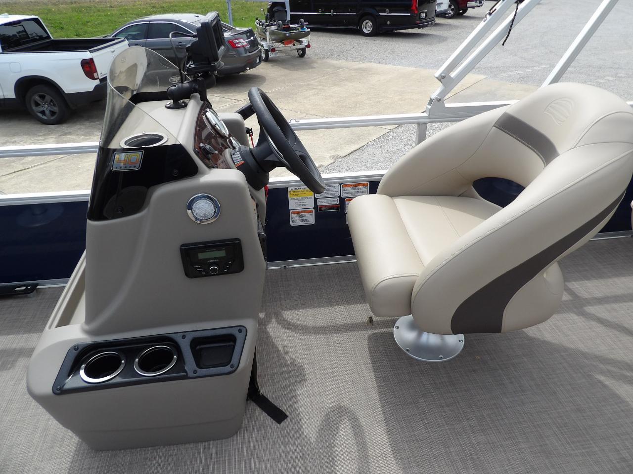 Sun Tracker Party Barge 18 DLX  2023