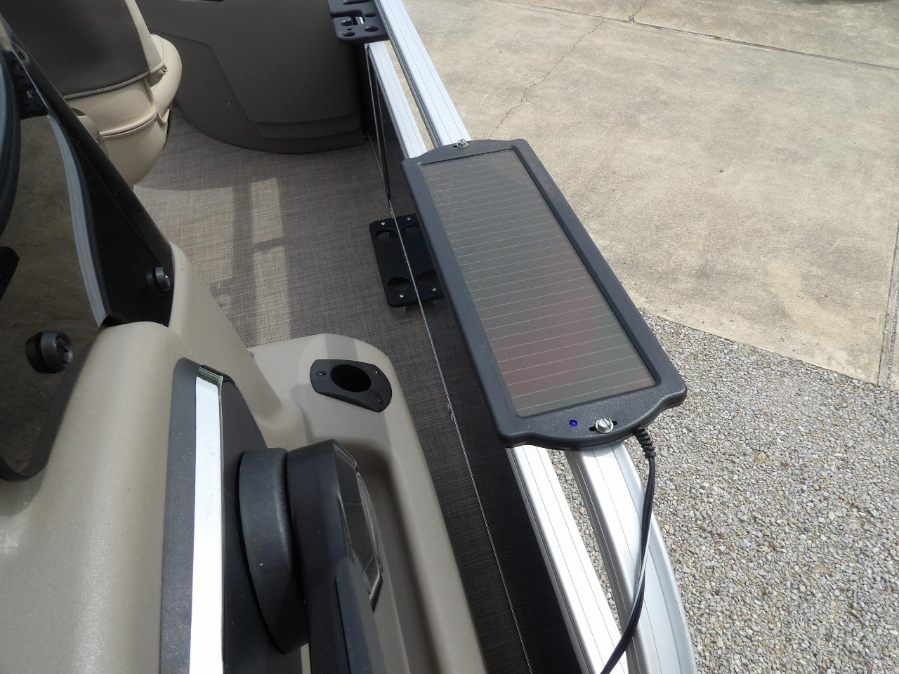 Sun Tracker Party Barge 18 DLX  2023