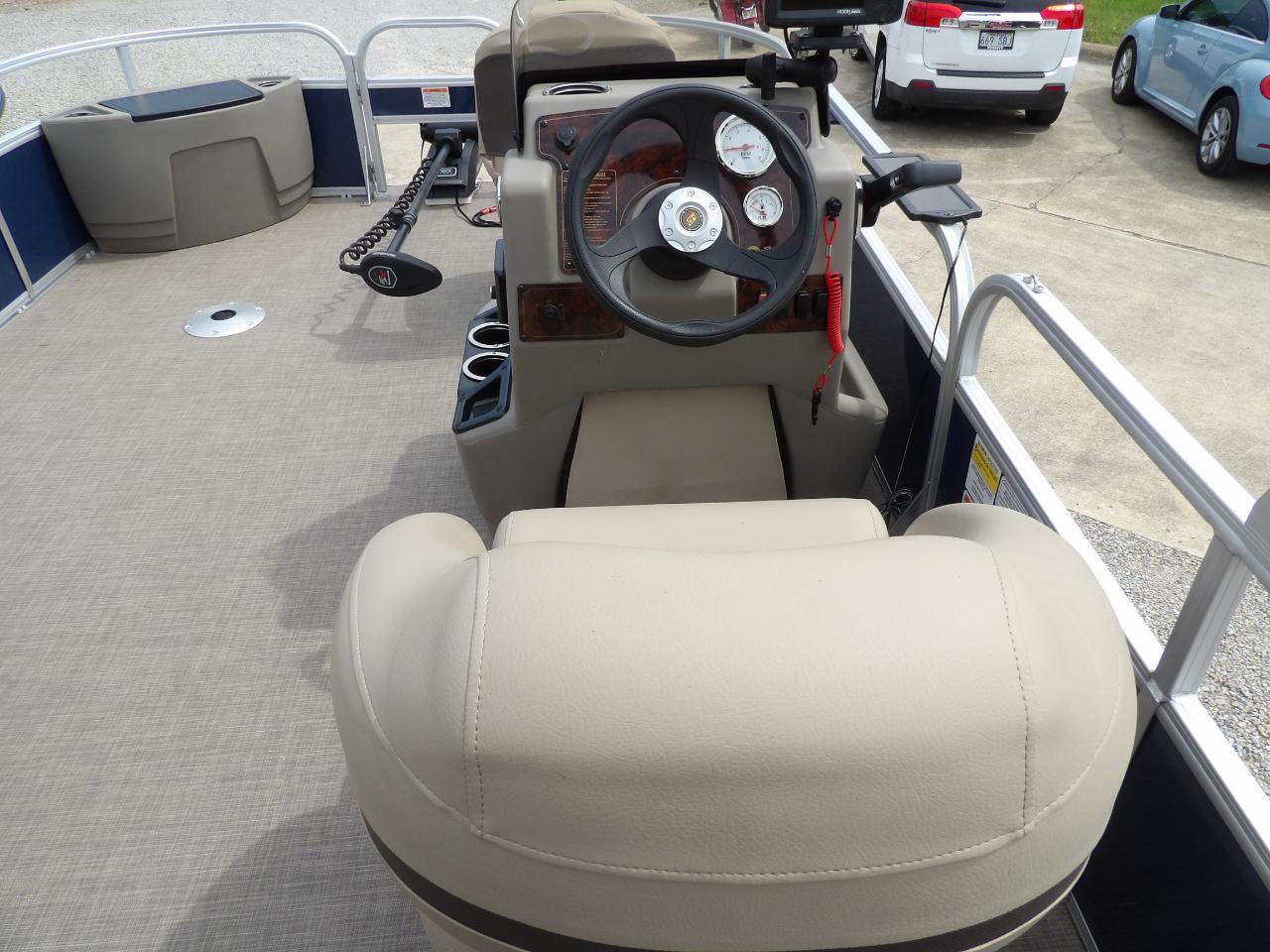 Sun Tracker Party Barge 18 DLX  2023