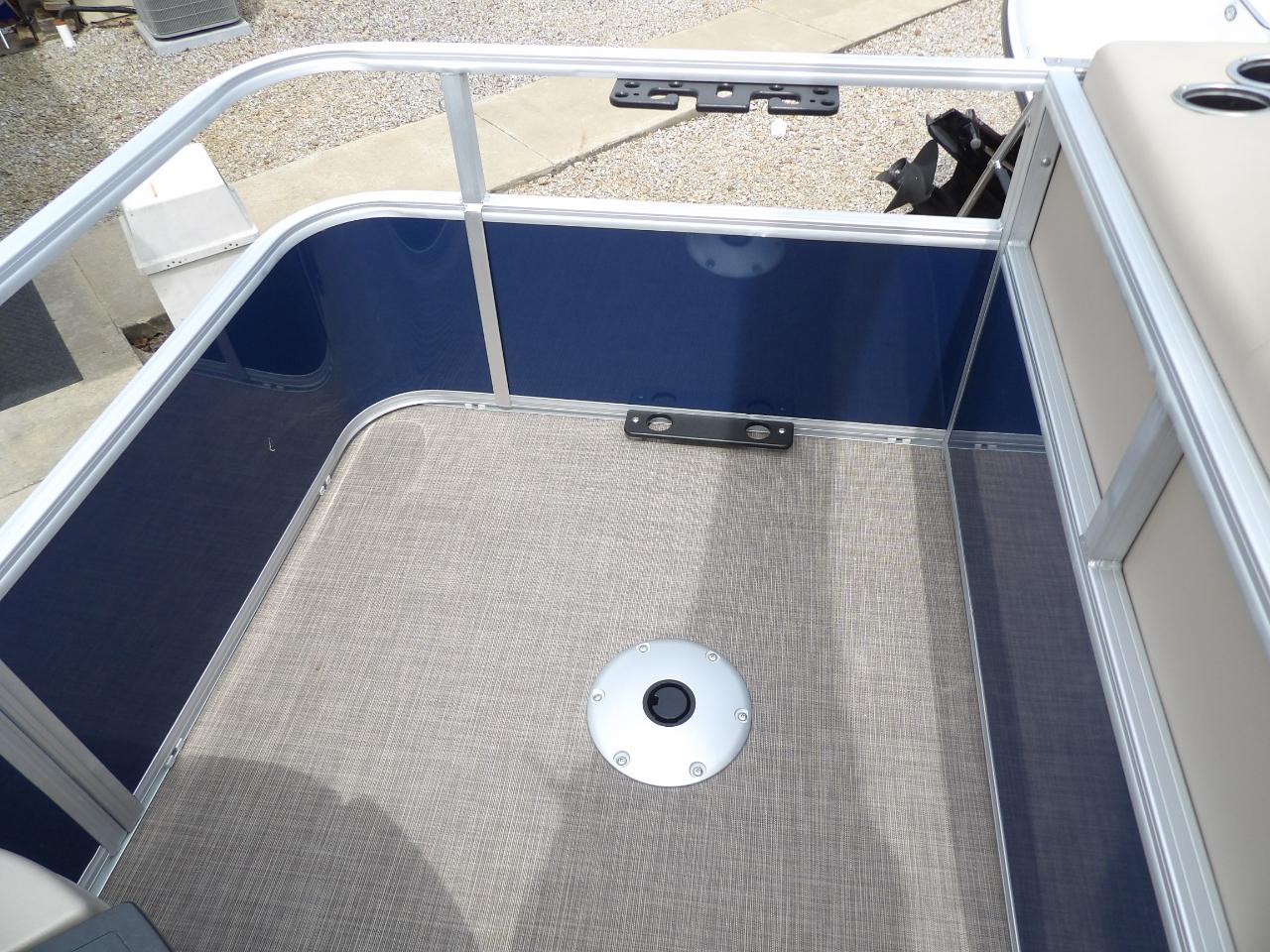 Sun Tracker Party Barge 18 DLX  2023
