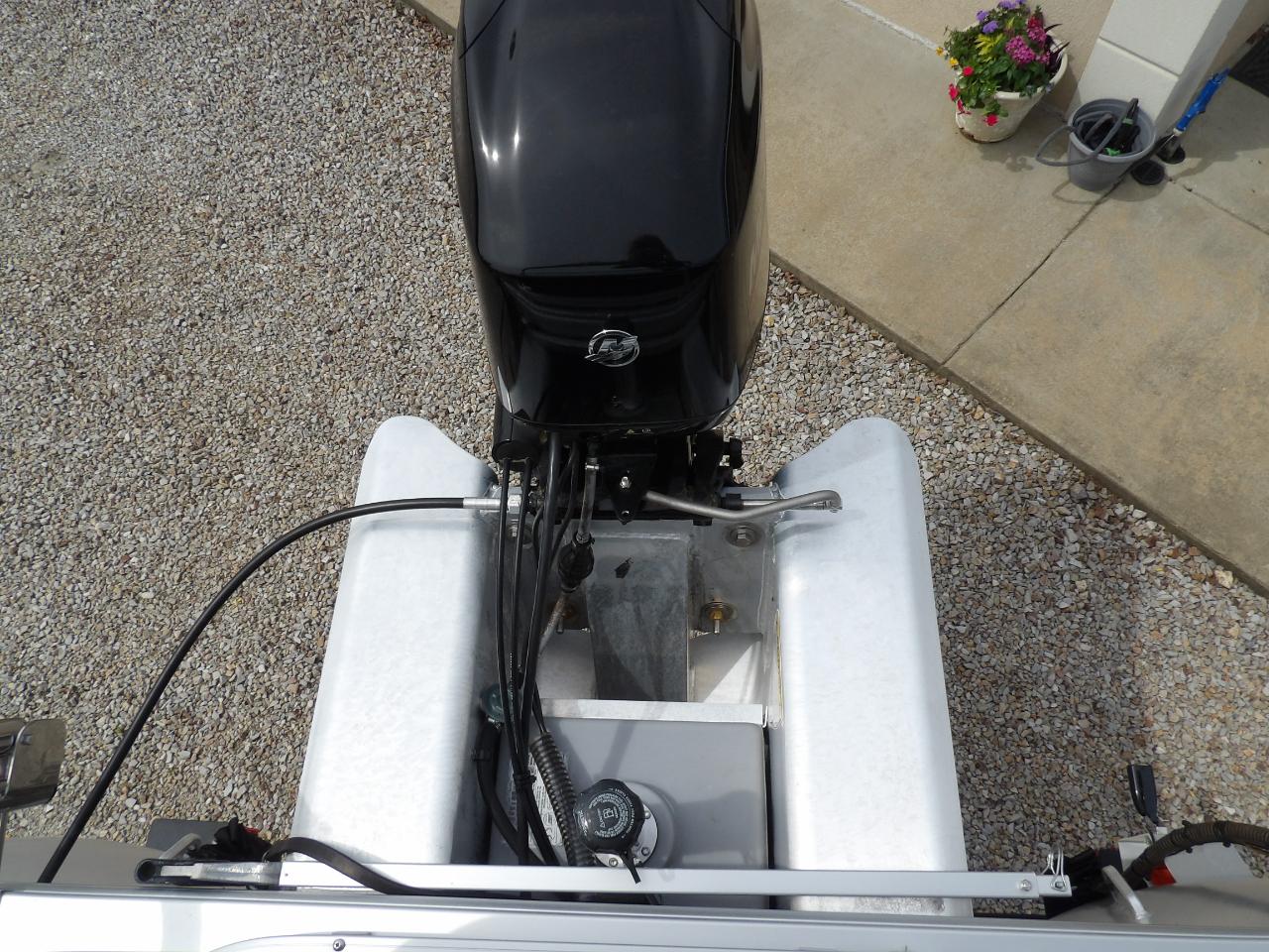Sun Tracker Party Barge 18 DLX  2023