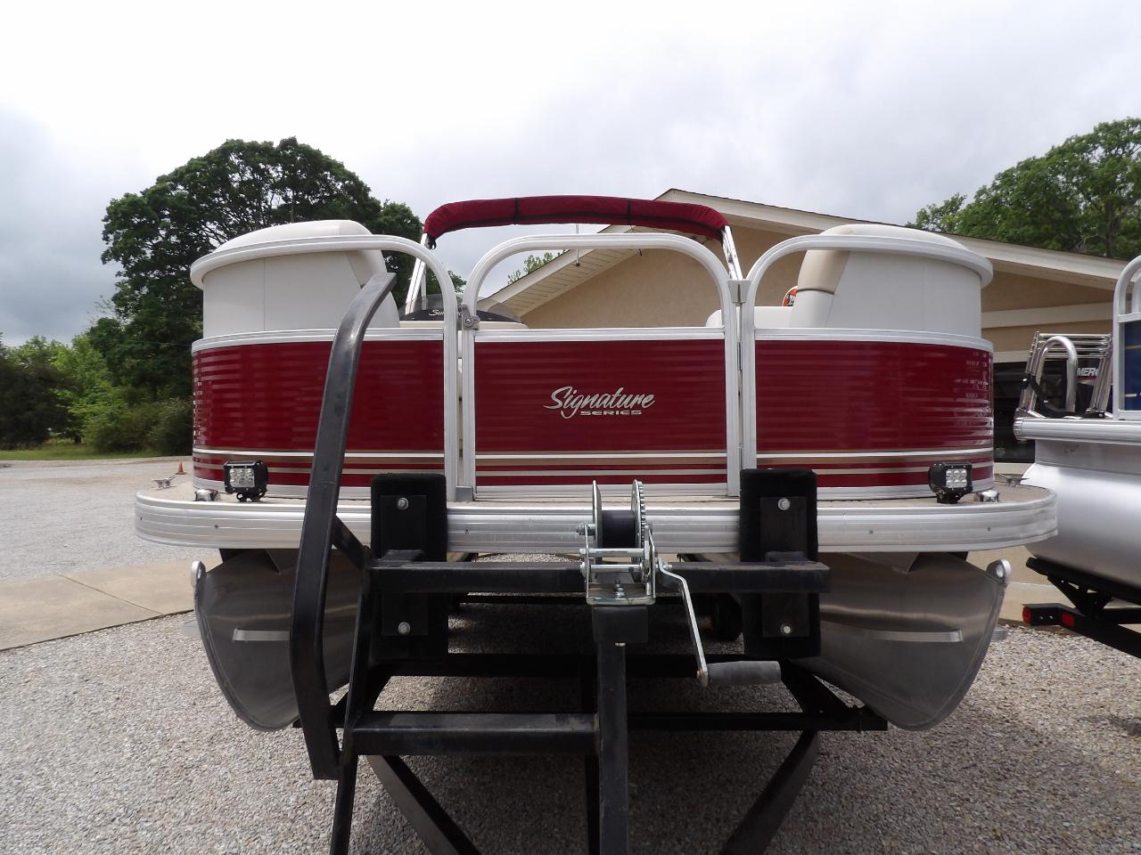 Sun Tracker Party Barge 22 DLX  2012