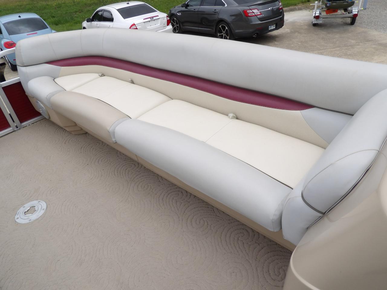 Sun Tracker Party Barge 22 DLX  2012