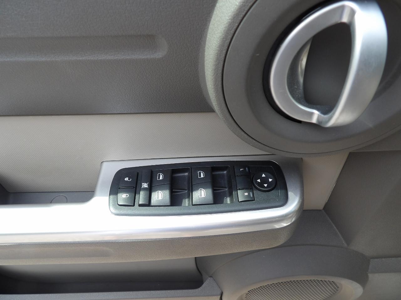 Dodge Nitro 2WD 4dr SLT 2008