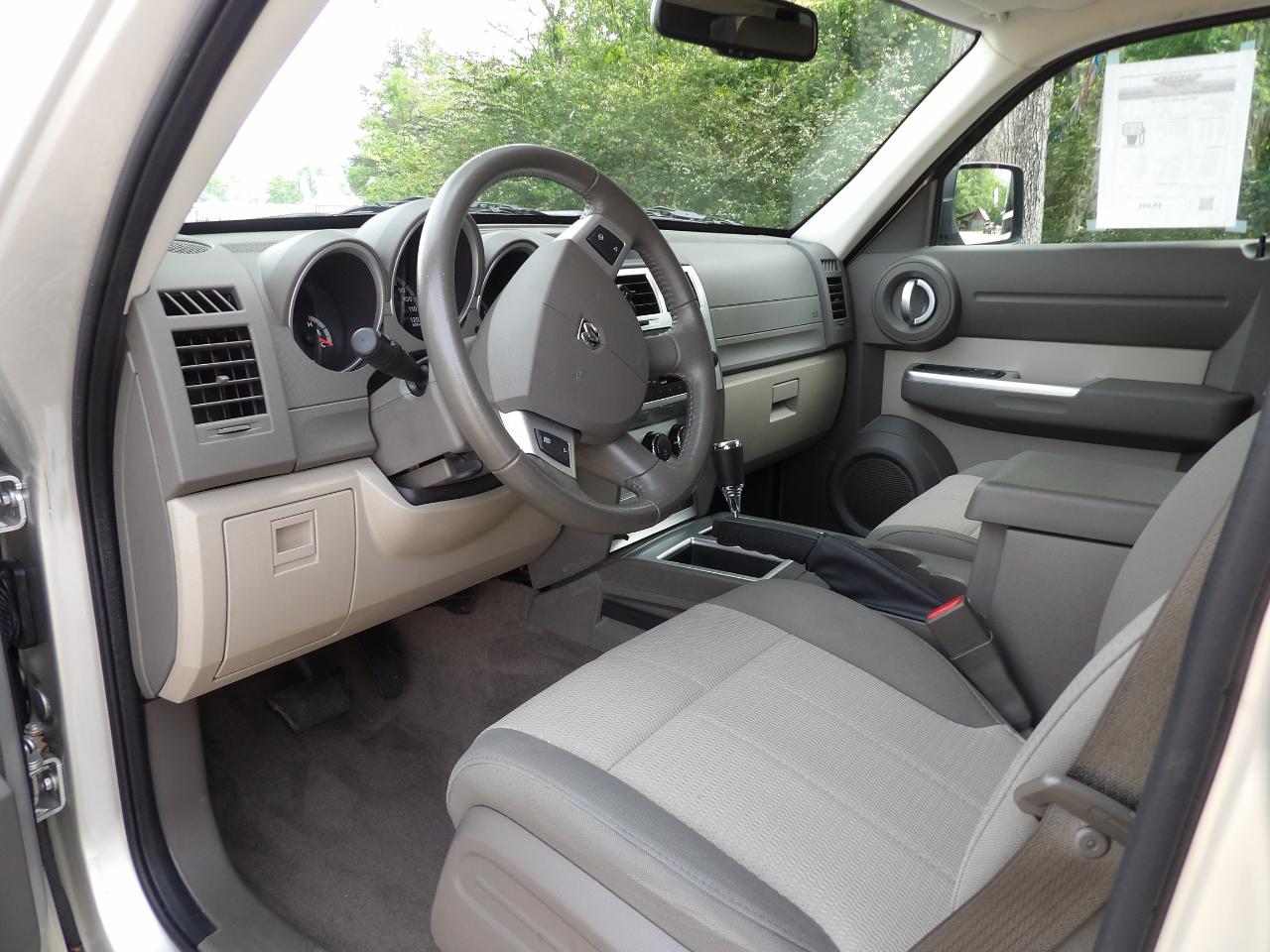 Dodge Nitro 2WD 4dr SLT 2008