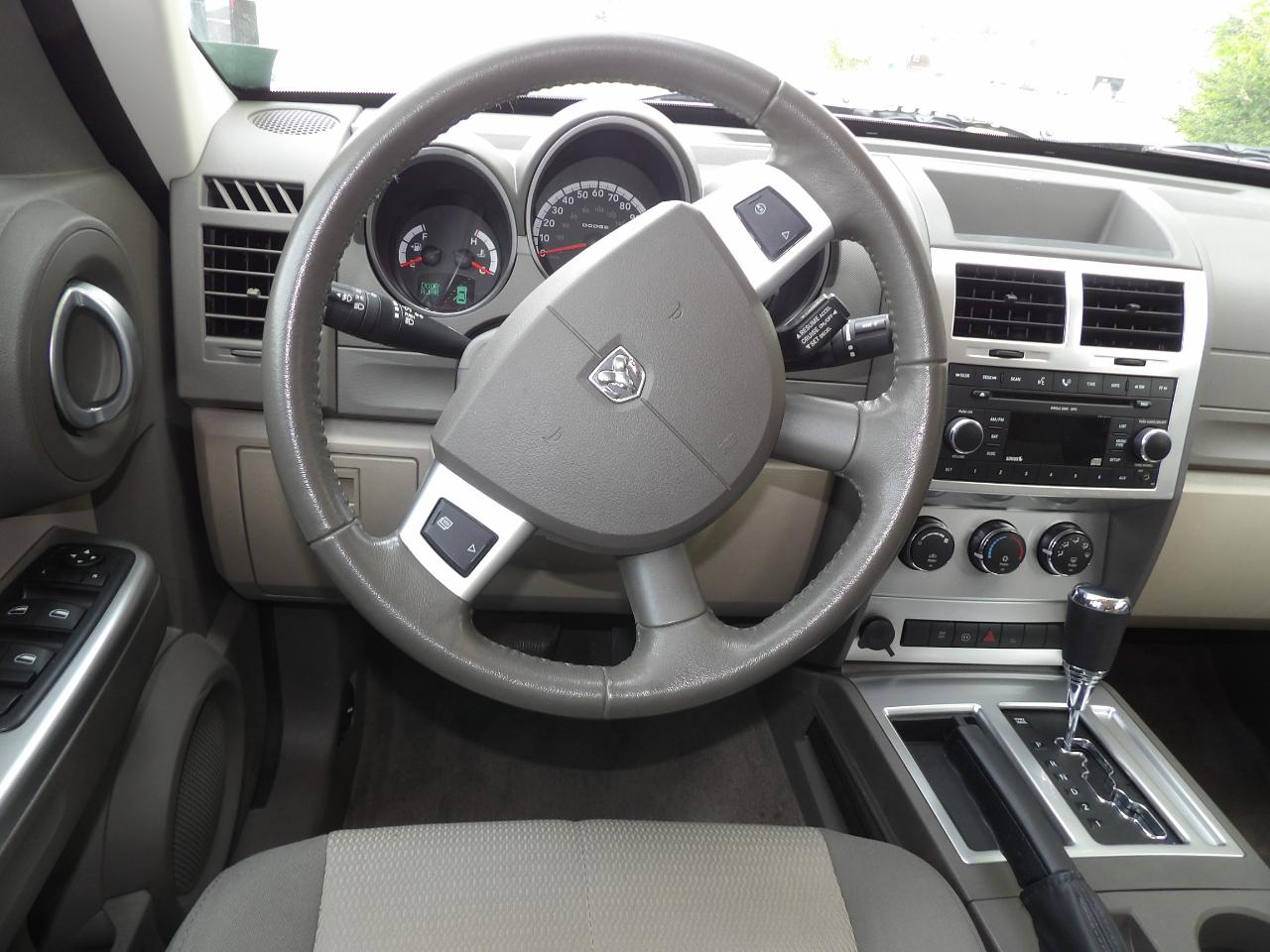 Dodge Nitro 2WD 4dr SLT 2008