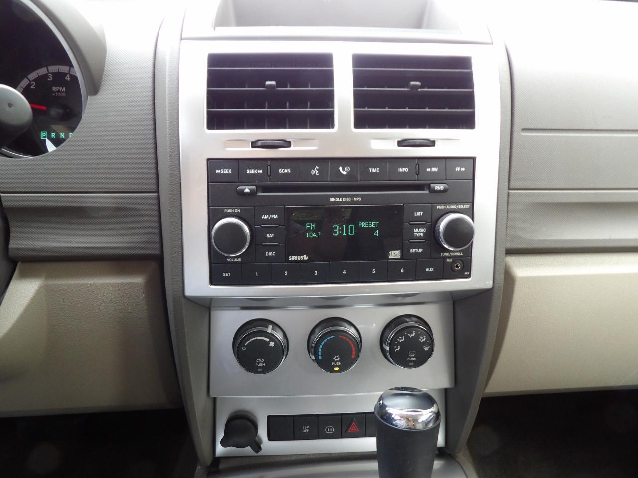 Dodge Nitro 2WD 4dr SLT 2008