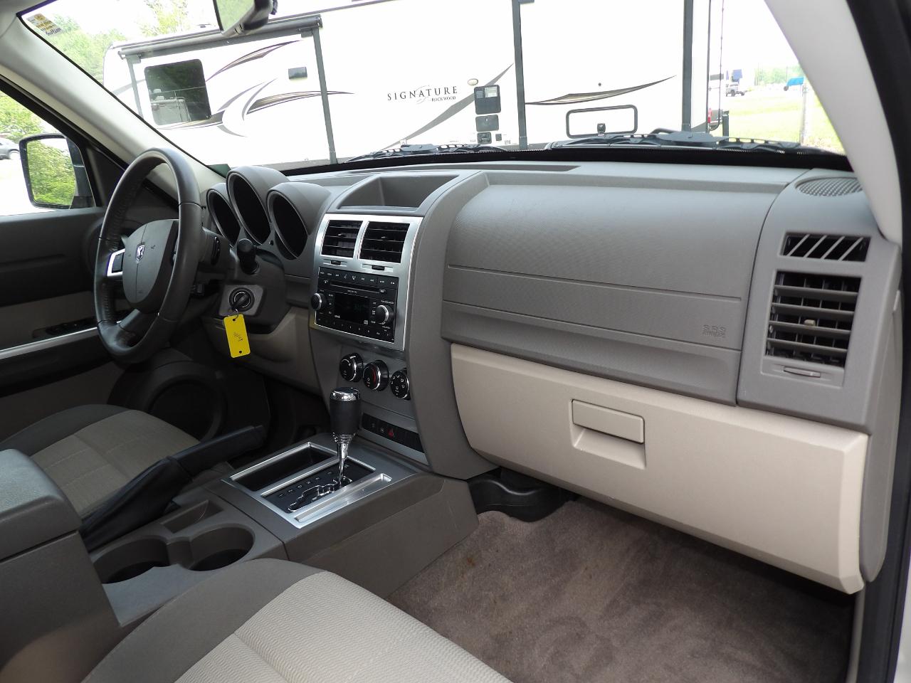 Dodge Nitro 2WD 4dr SLT 2008