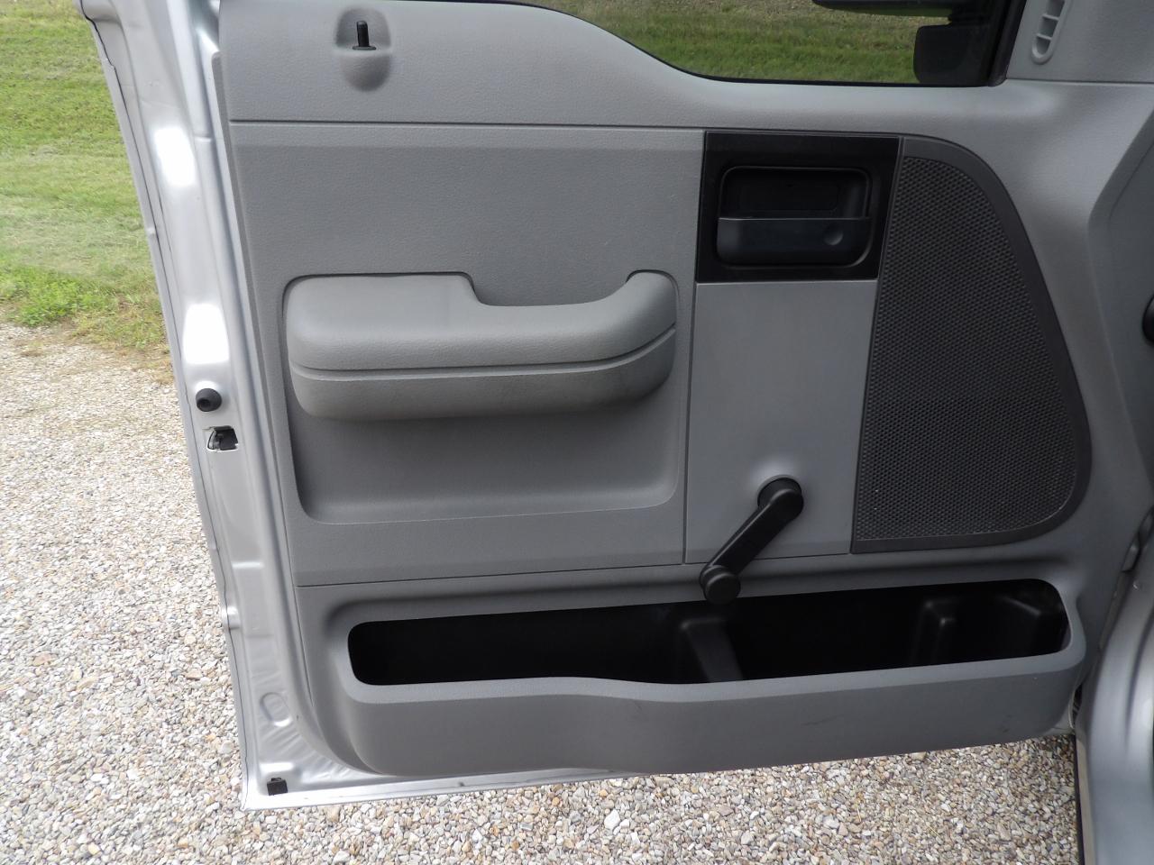 Ford F-150 2WD Reg Cab 126" XL 2007