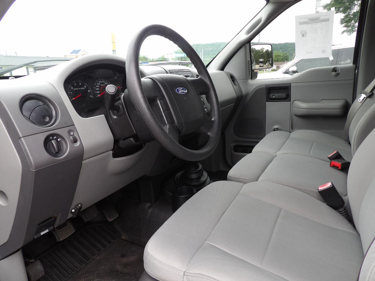 Ford F-150 2WD Reg Cab 126" XL 2007