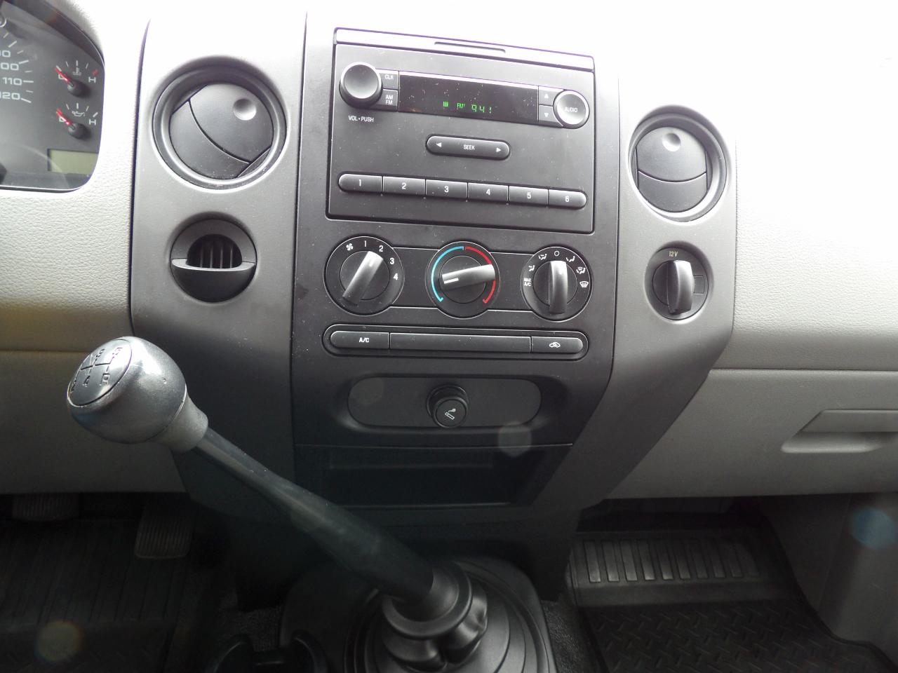 Ford F-150 2WD Reg Cab 126" XL 2007