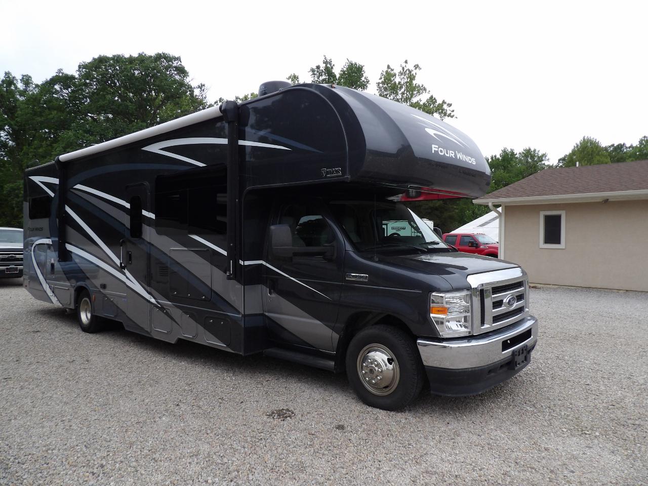 Thor Industries Four Winds  2021