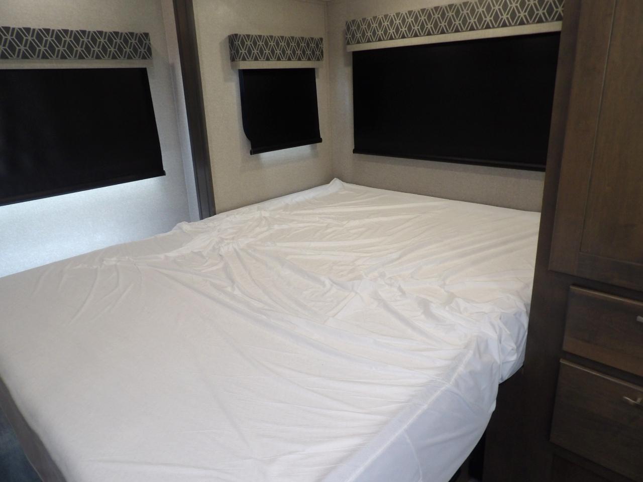 Dynamax Isata 3  2022