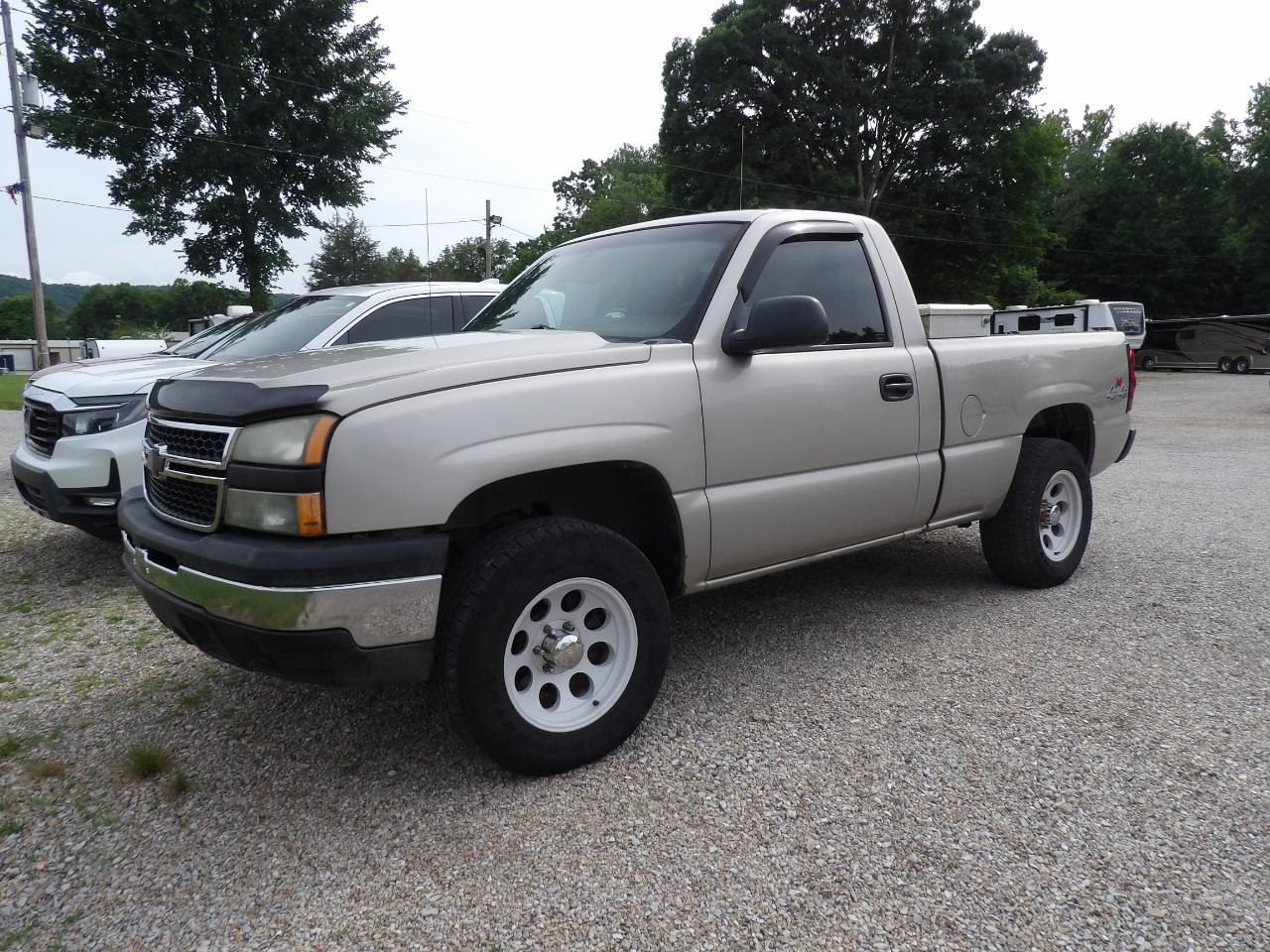 2006 Chevrolet Silverado 1500 Reg Cab 133.0" WB 4WD