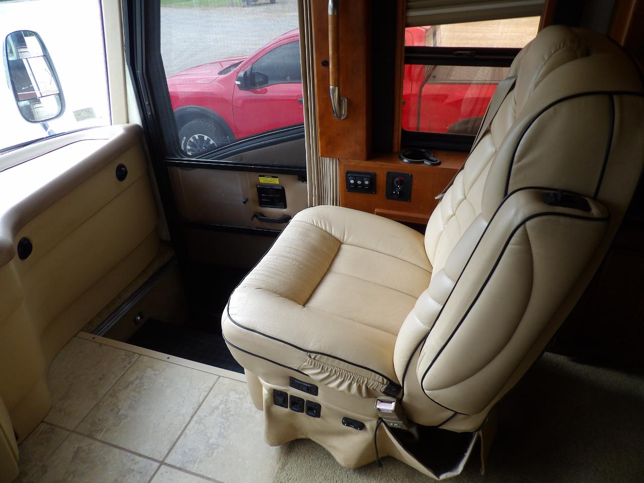 Country Coach Intrigue  2006