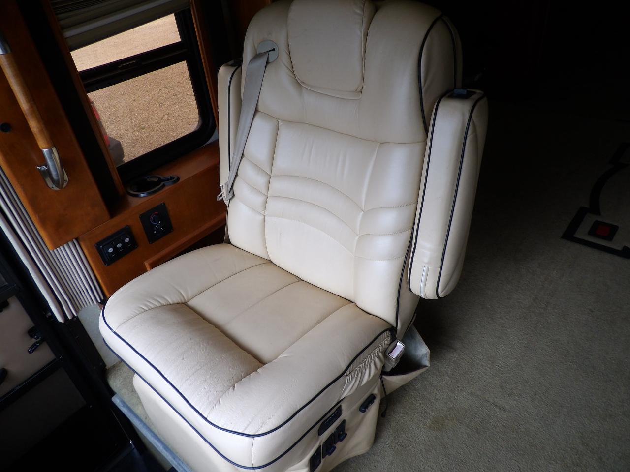 Country Coach Intrigue  2006