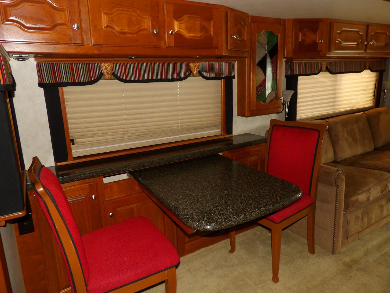Country Coach Intrigue  2006
