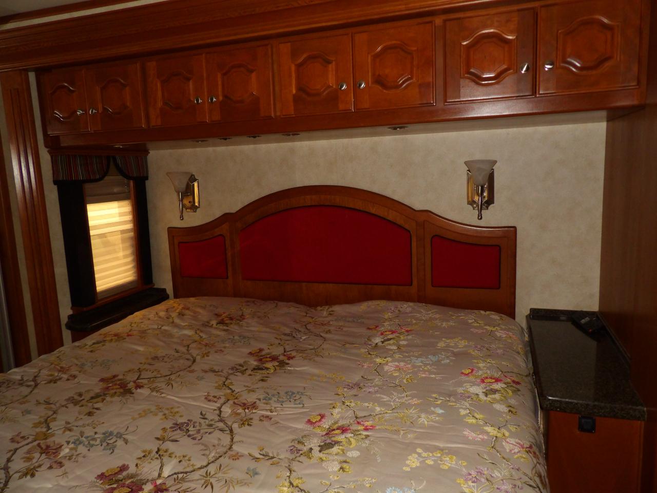 Country Coach Intrigue  2006