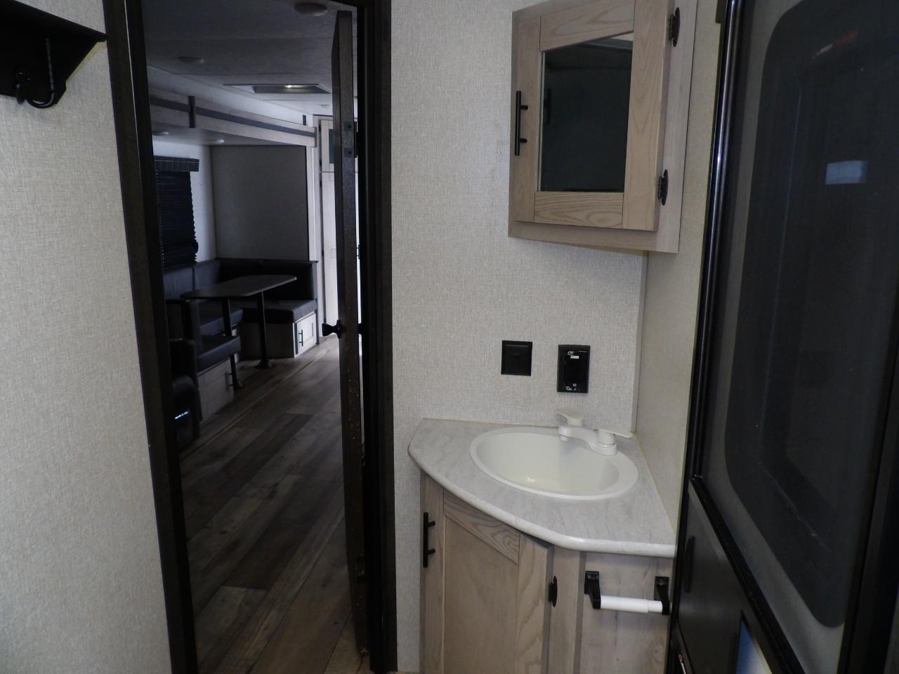 KZ Recreational Vehicles Connect  2022