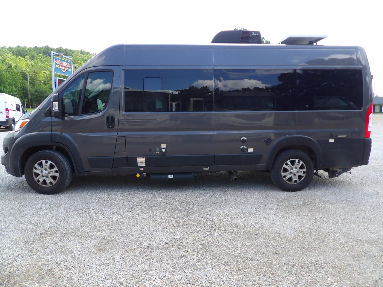 Thor Motor Coach Twist  2024