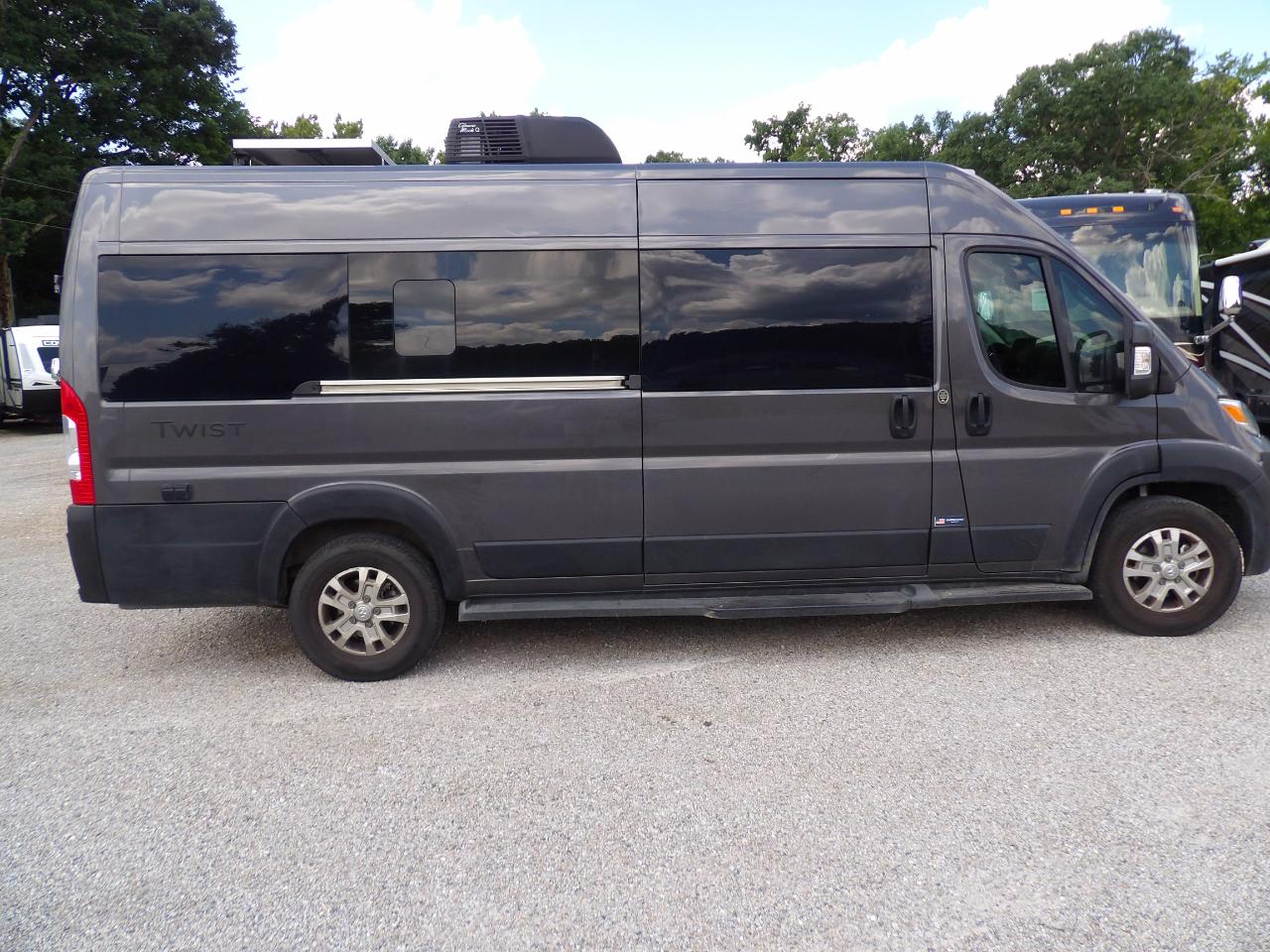 Thor Motor Coach Twist  2024