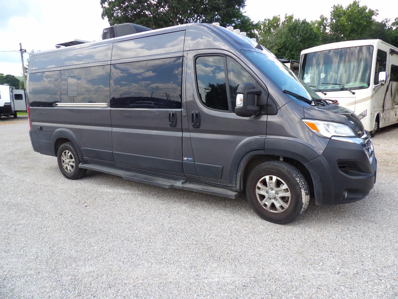 Thor Motor Coach Twist  2024