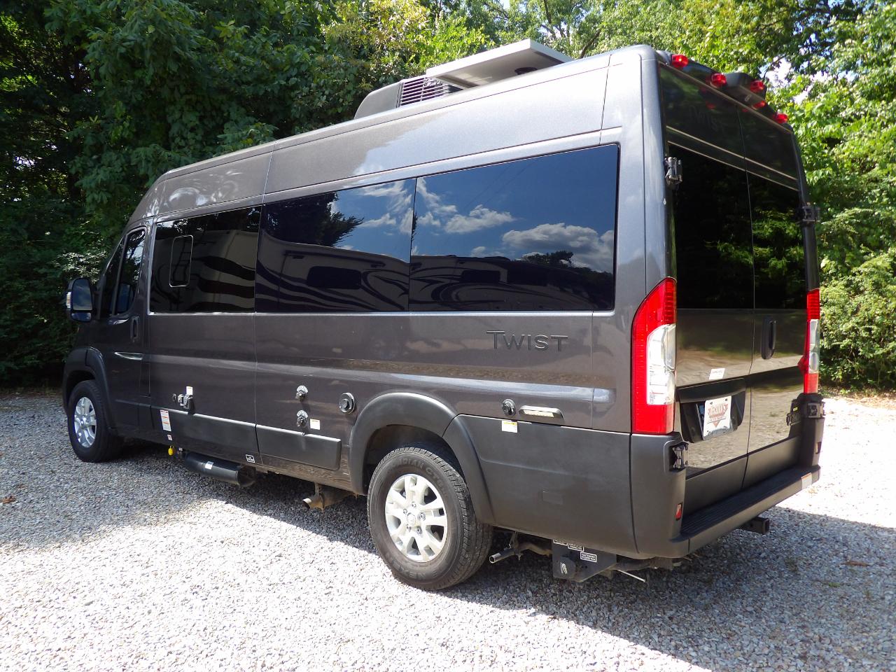 Thor Motor Coach Twist  2024