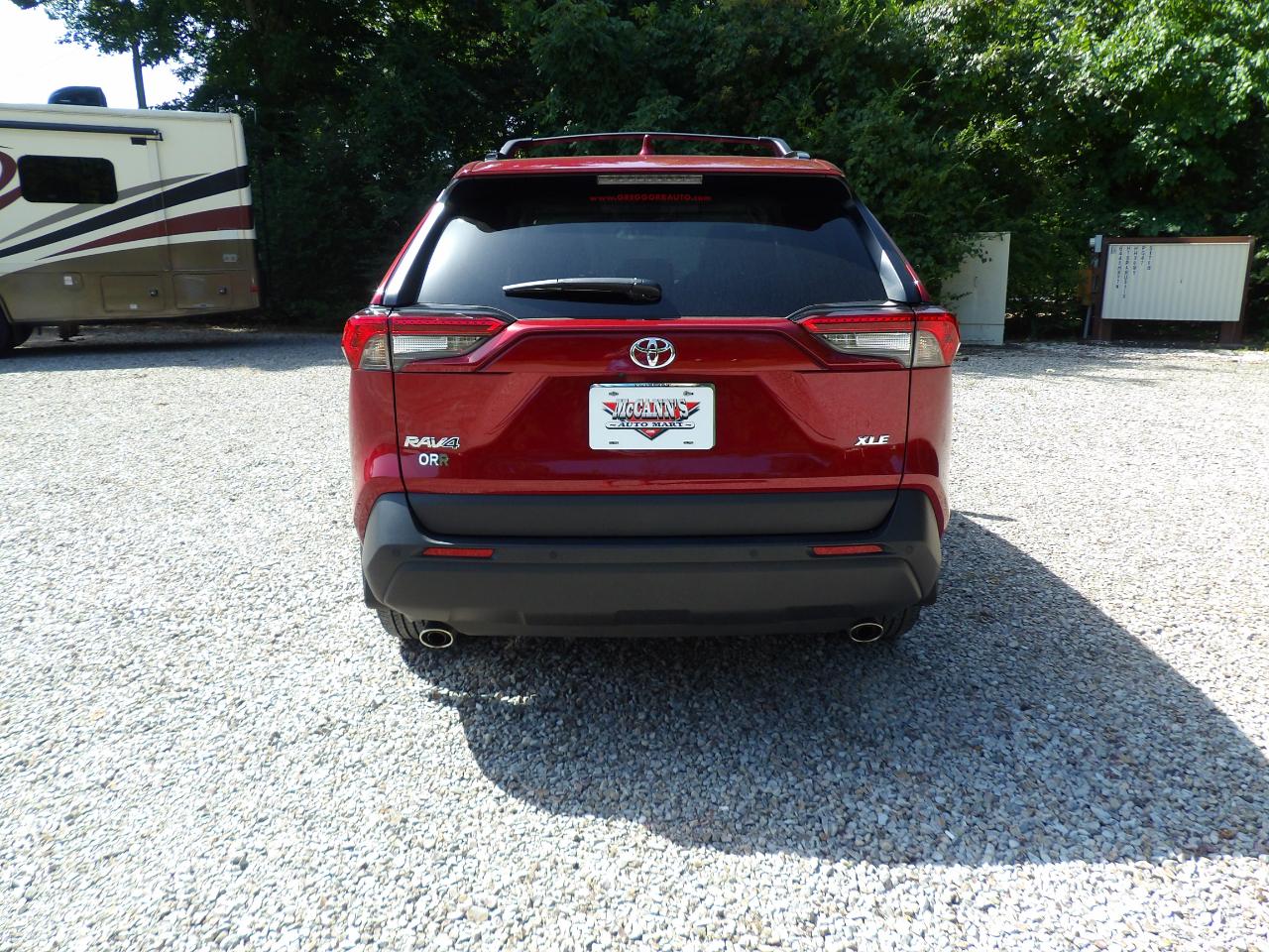 Toyota RAV4 XLE Premium FWD (Natl) 2024