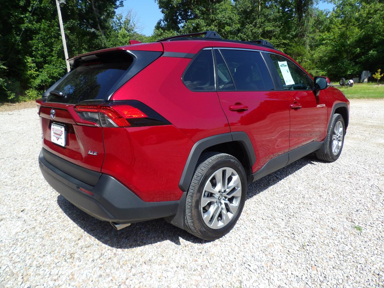 Toyota RAV4 XLE Premium FWD (Natl) 2024