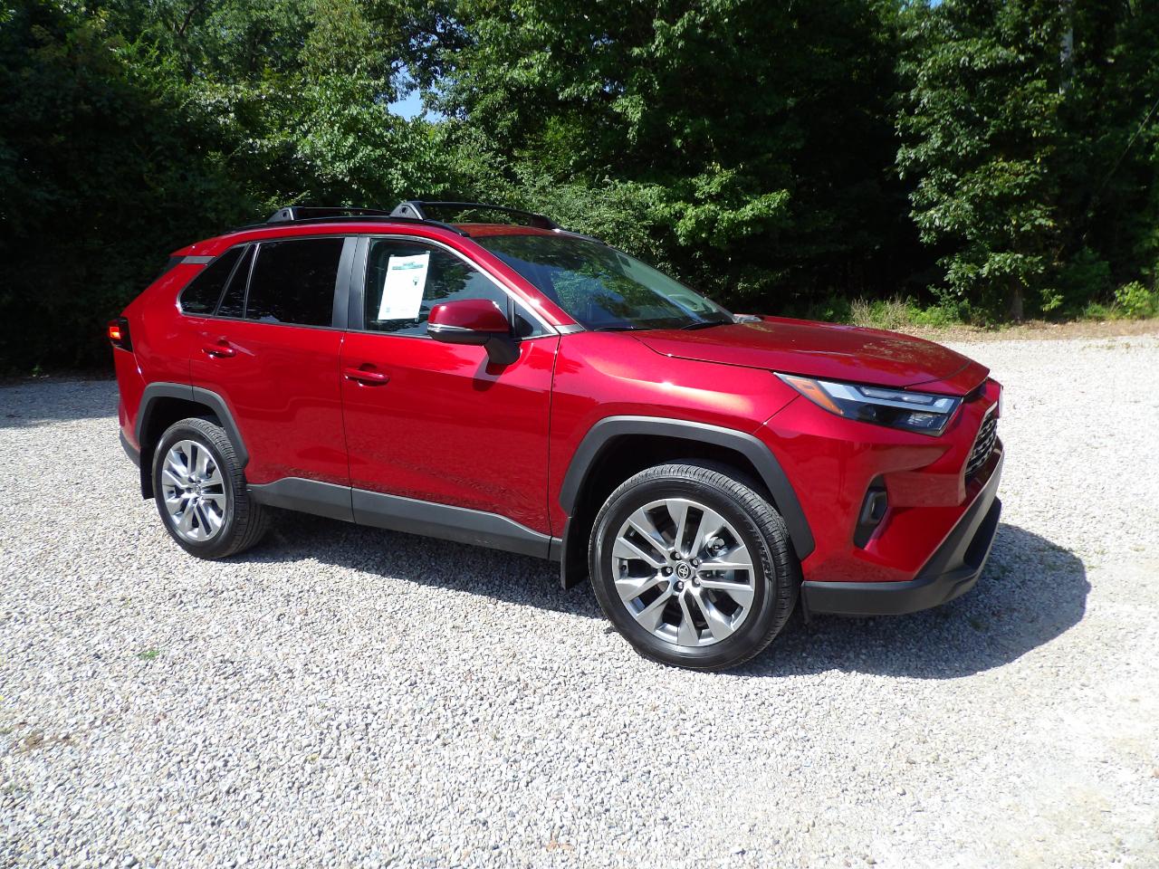 Toyota RAV4 XLE Premium FWD (Natl) 2024