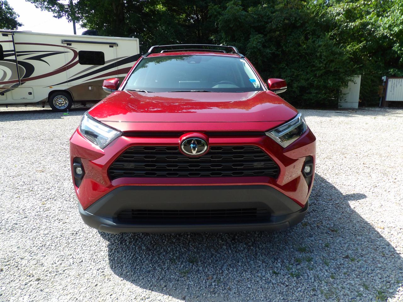 Toyota RAV4 XLE Premium FWD (Natl) 2024