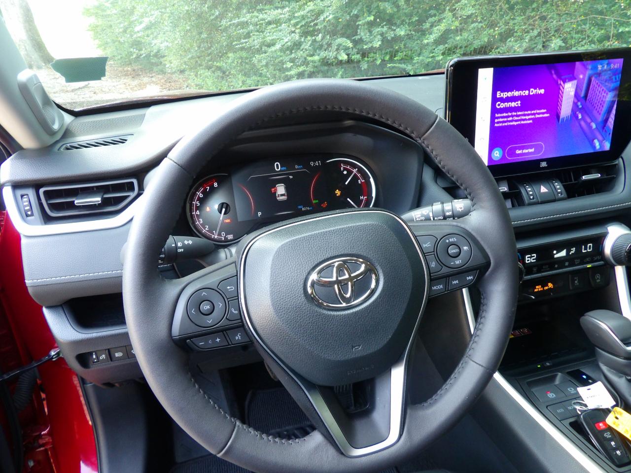 Toyota RAV4 XLE Premium FWD (Natl) 2024