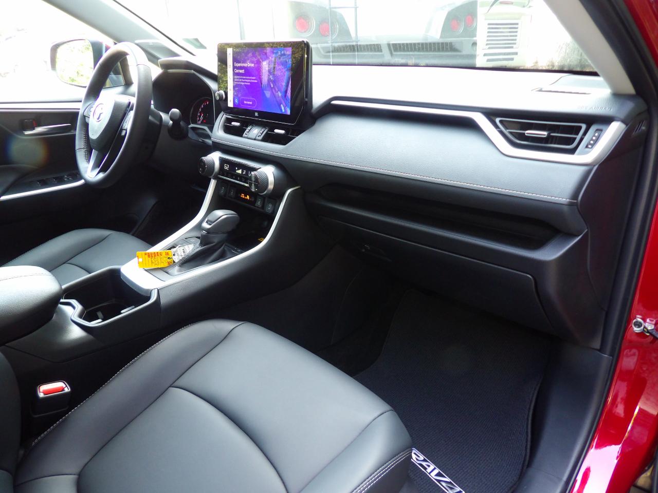 Toyota RAV4 XLE Premium FWD (Natl) 2024